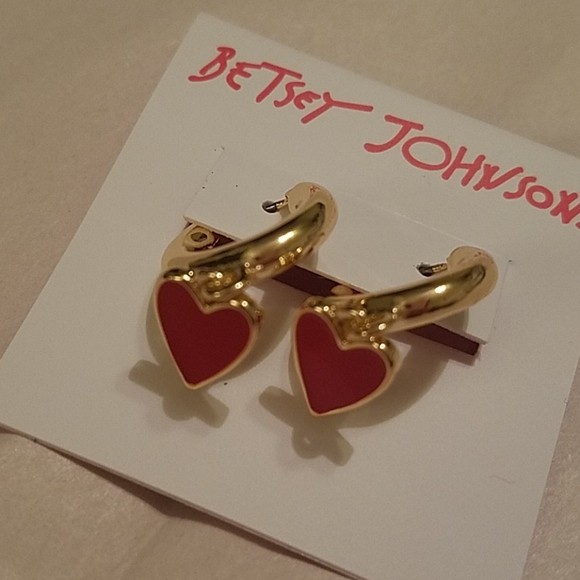 Betsey Johnson red heart hoop dangle NWT - Picture 2 of 6